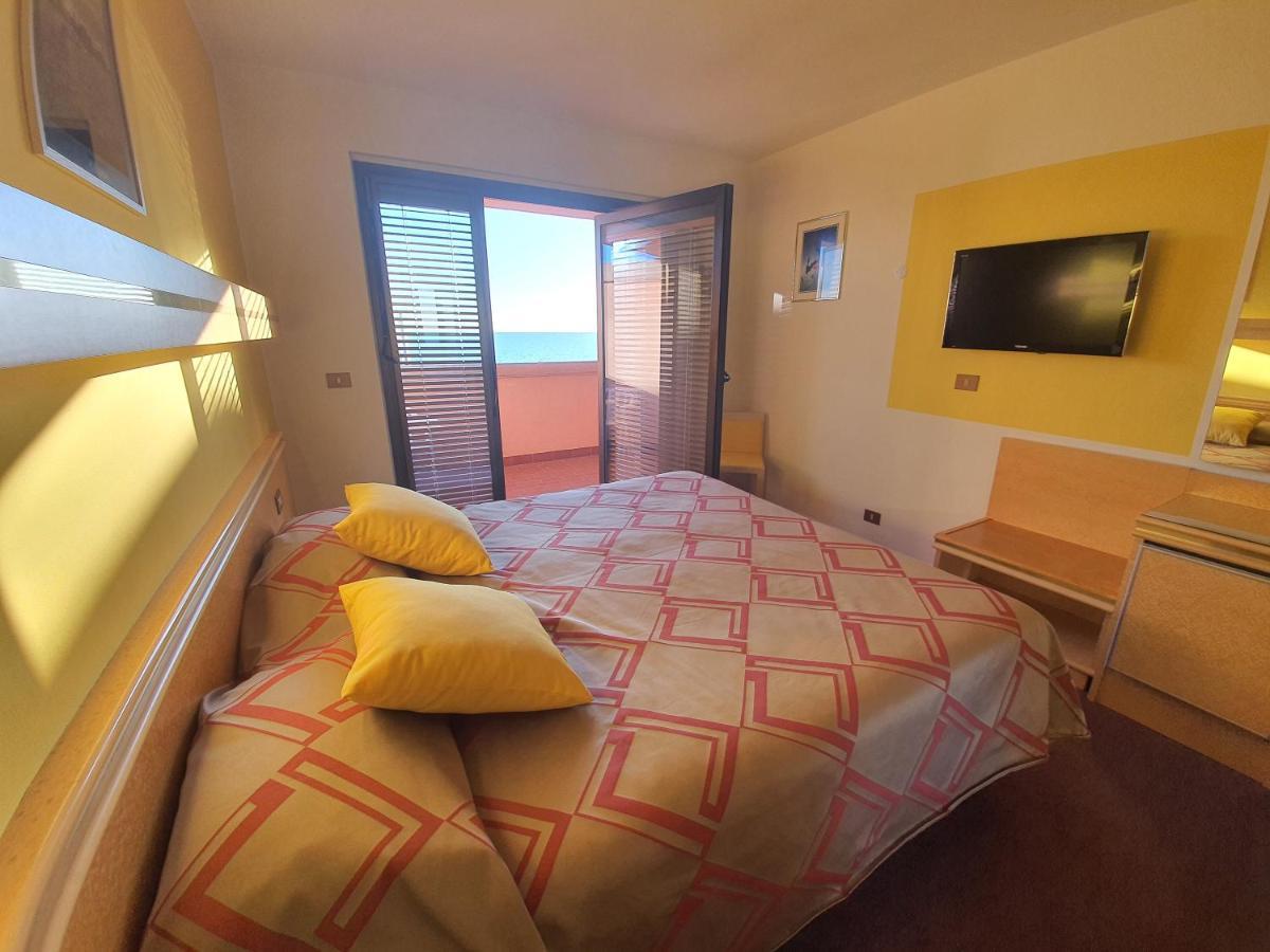 Hotel Antares Grado Exterior photo