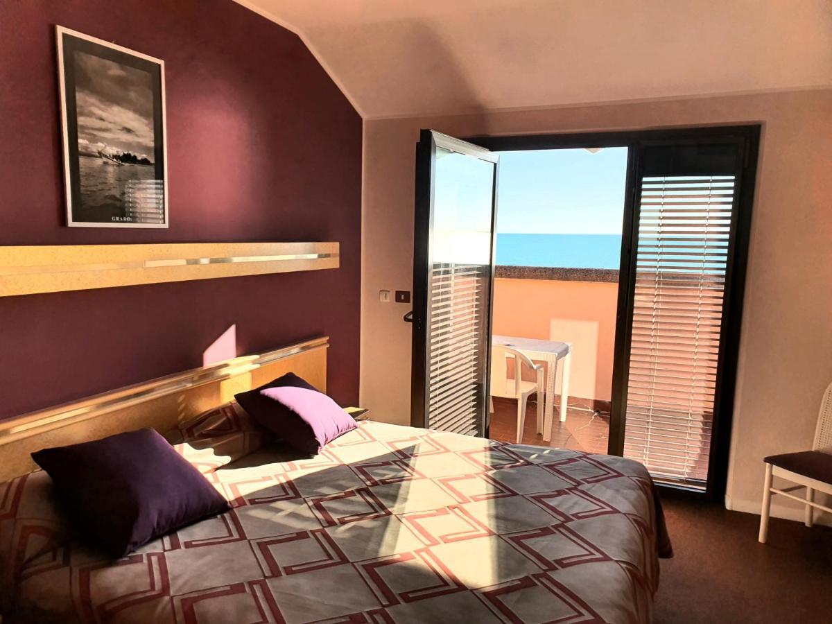 Hotel Antares Grado Exterior photo
